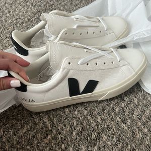 BRAND NEW campo Veja shoes